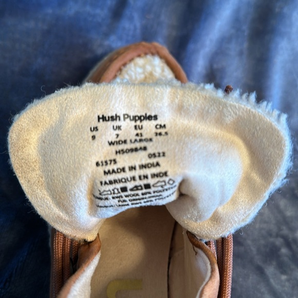 Women’s Hush Puppy lug sole short boot, size 9 - Picture 6 of 7